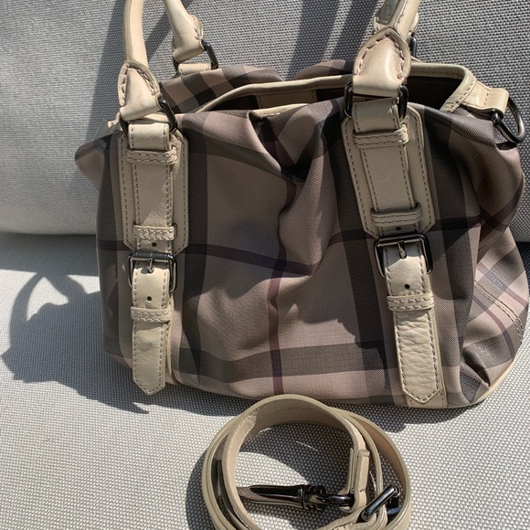 Burberry purse - Picture 3 of 12